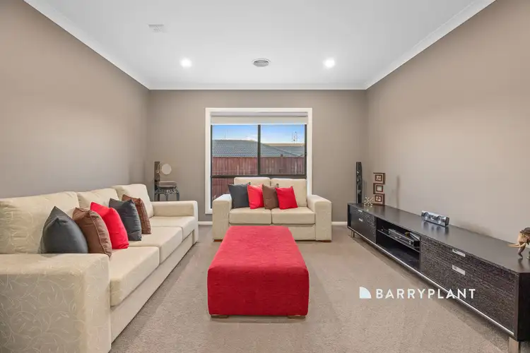 Fifth view of Homely house listing, 10 Cumberland Avenue, Warragul VIC 3820