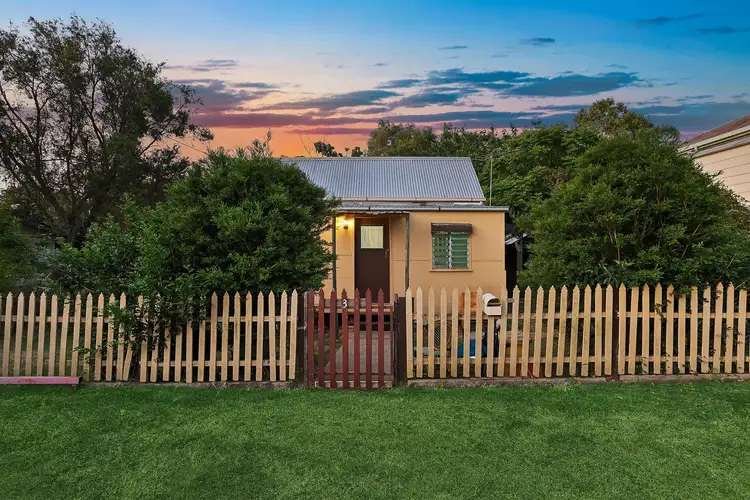 31 Crown Street, Mount Morgan QLD 4714