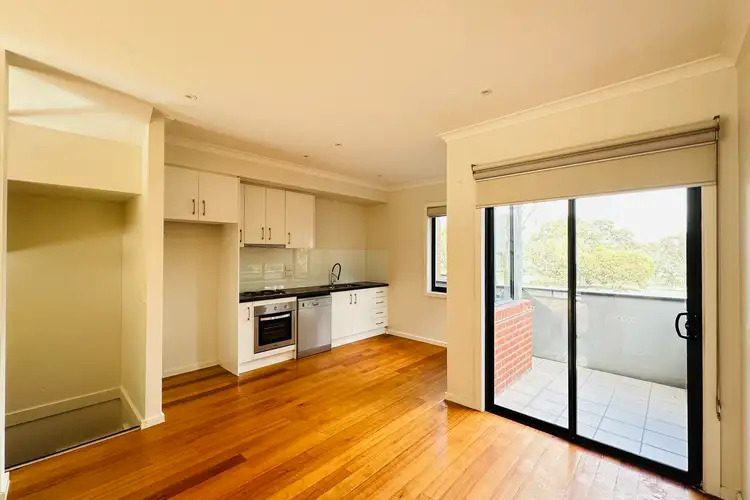 2/354 Grand Boulevard, Craigieburn VIC 3064