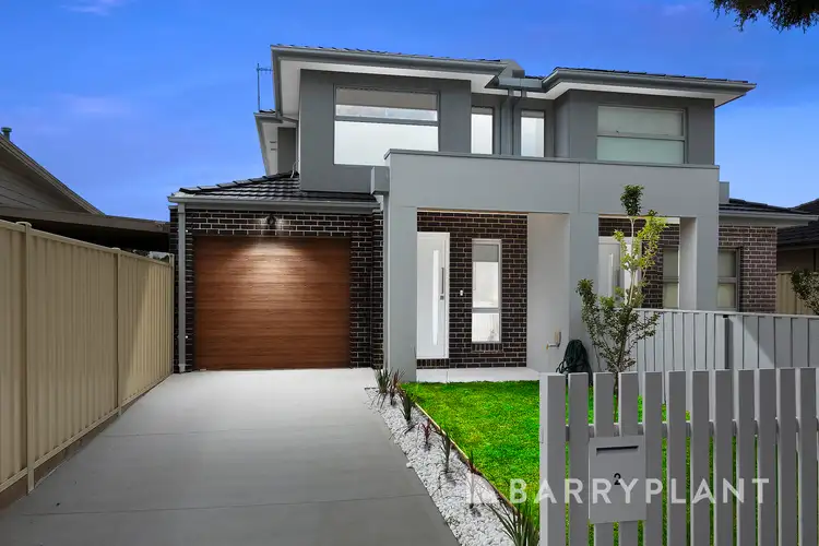 2/10 George Street, St Albans VIC 3021