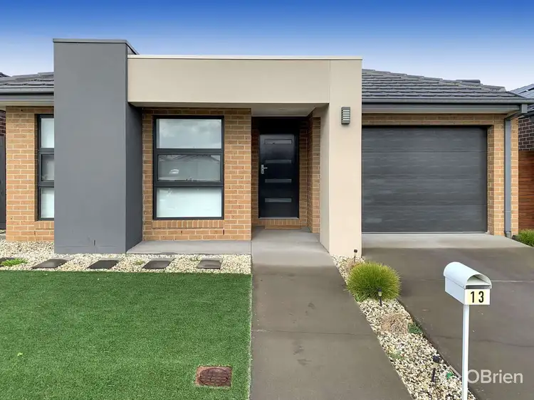 13 Forton Crescent, Cranbourne West VIC 3977