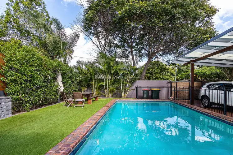 26 Reuben Street, Holland Park QLD 4121