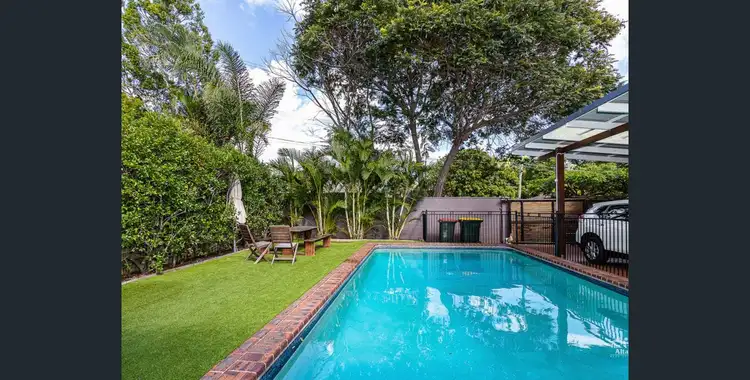 26 Reuben Street, Holland Park QLD 4121