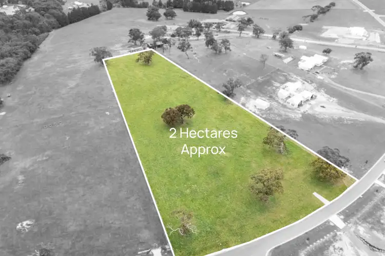 15 Sir Leo Curtis Drive, Wandong VIC 3758