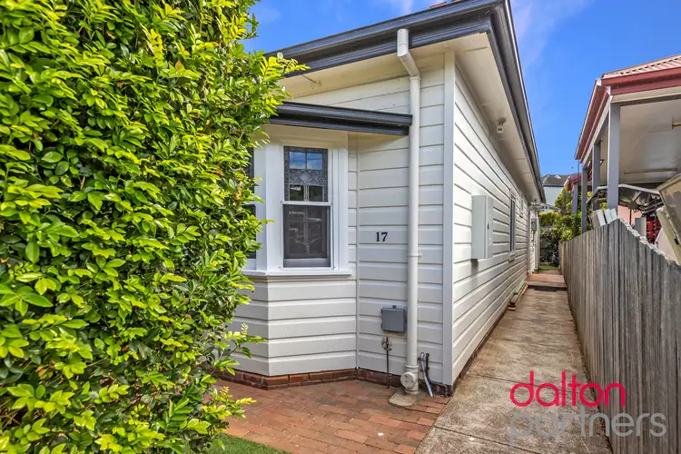 17 Swan Street, Cooks Hill NSW 2300
