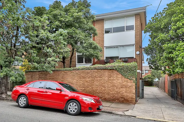 2/27 Avoca Avenue, Elwood VIC 3184