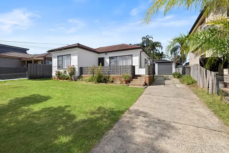 52 Fitzpatrick Crescent, Casula NSW 2170