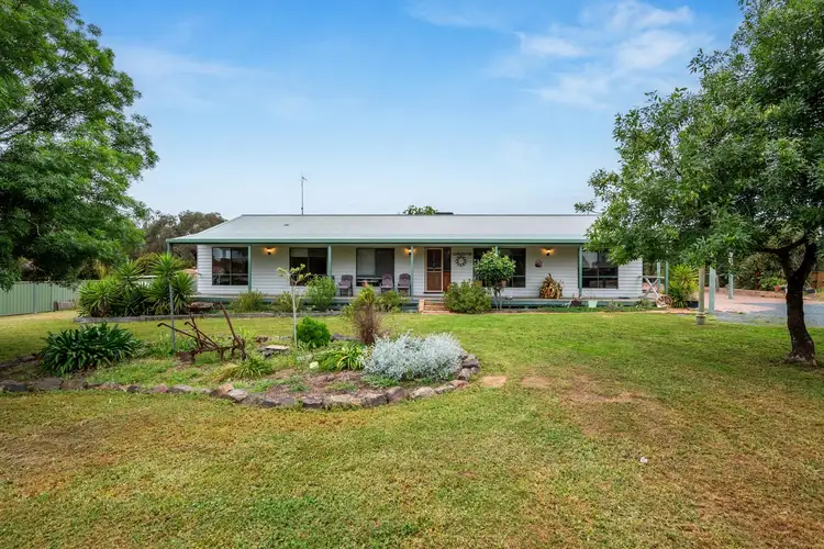 14 Gold Leaf Court, Huntly VIC 3551