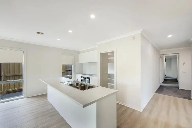 Fourth view of Homely house listing, 2 Willandra Circuit, Warragul VIC 3820