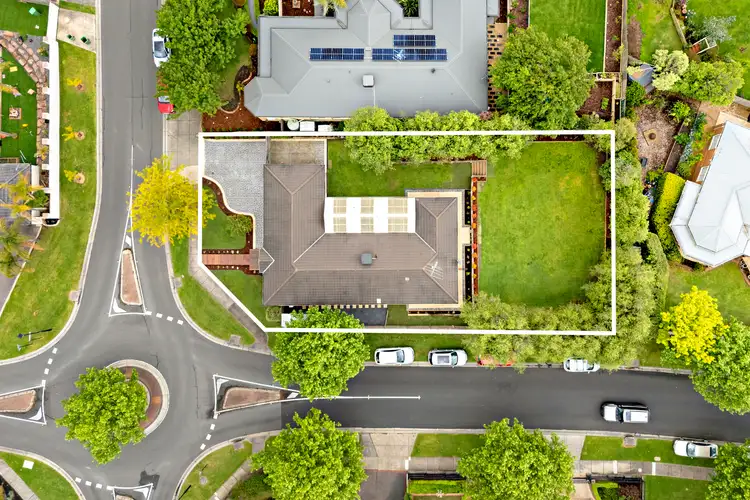 2 Woods Point Drive, Beaconsfield VIC 3807