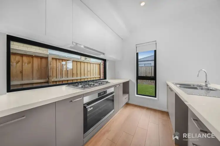 4 Corinth Street, Manor Lakes VIC 3024