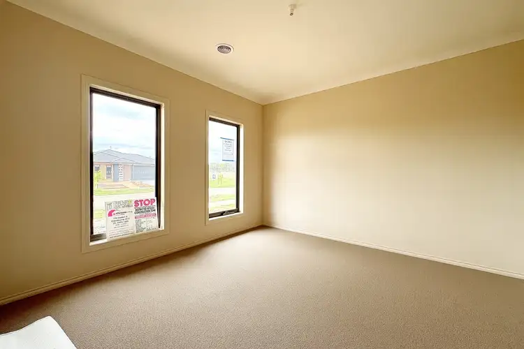 Fifth view of Homely house listing, 10 Trailwater Court, Warragul VIC 3820