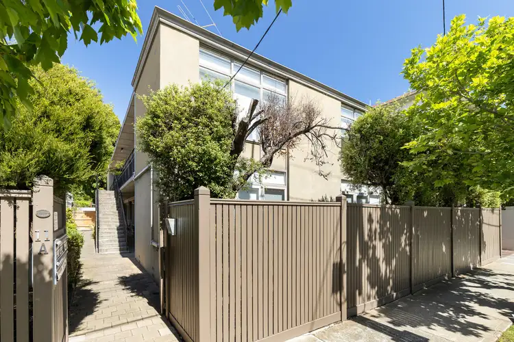 3/11A Pine Avenue