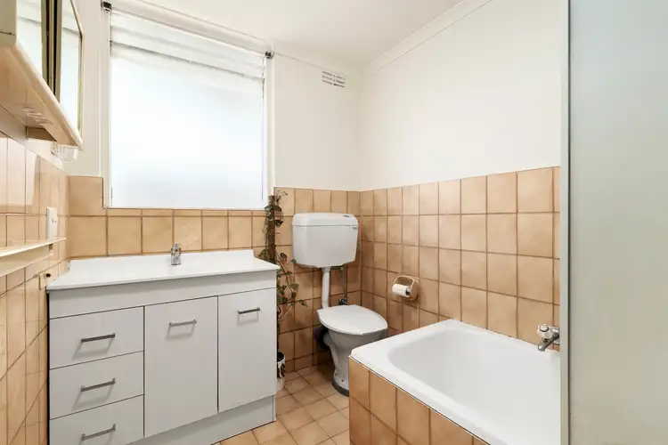 Fifth view of Homely apartment listing, 3/11A Pine Avenue, Elwood VIC 3184