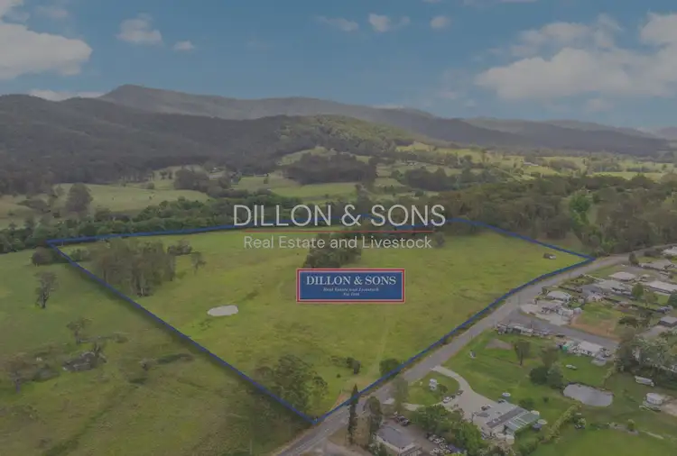 2335 The Bucketts Way