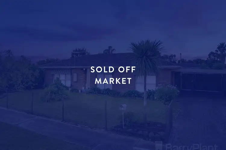 8 Roscrea Road, Melton VIC 3337