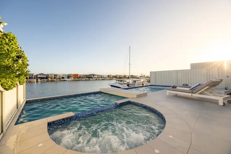 128 Coolum Parade, Newport QLD 4020