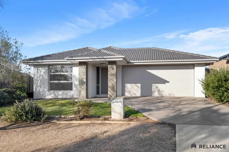 17 Clarice Crescent, Brookfield VIC 3338