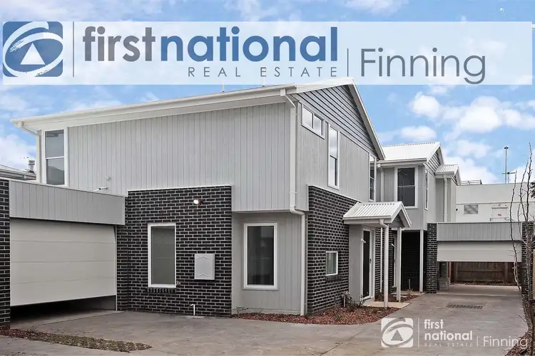 2/2 Mundaring Drive, Cranbourne VIC 3977