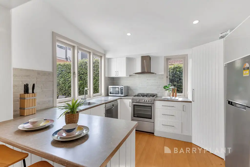 Main view of Homely unit listing, 1/10 Cypress Avenue, Boronia VIC 3155