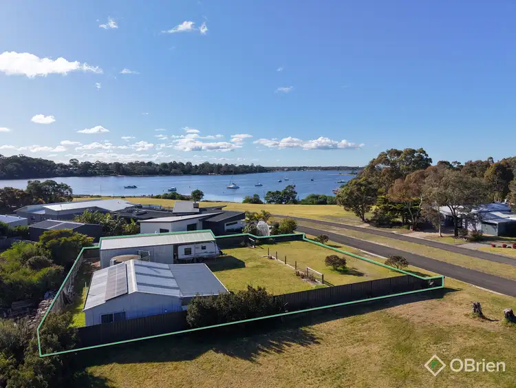 32 Lake Shore Drive, Newlands Arm VIC 3875