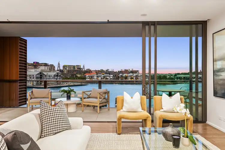 303/21 Barangaroo Avenue