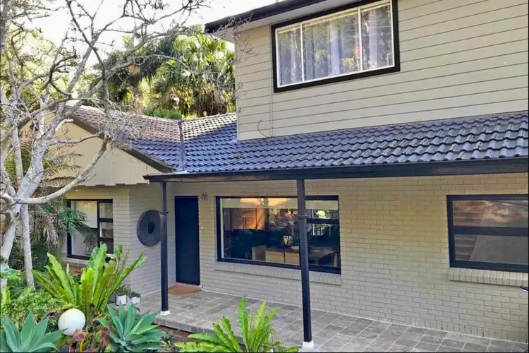 12 Loquat Valley Road