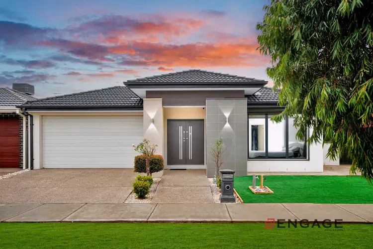 3 Clifton Circuit