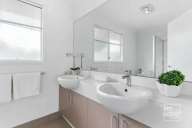 Sixth view of Homely house listing, 1 Yengo Place, Craigieburn VIC 3064