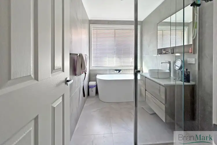 Fifth view of Homely house listing, 23 Iluka Drive, Werribee VIC 3030