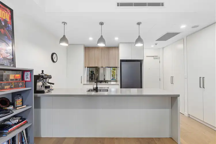 408/34 Railway Crescent