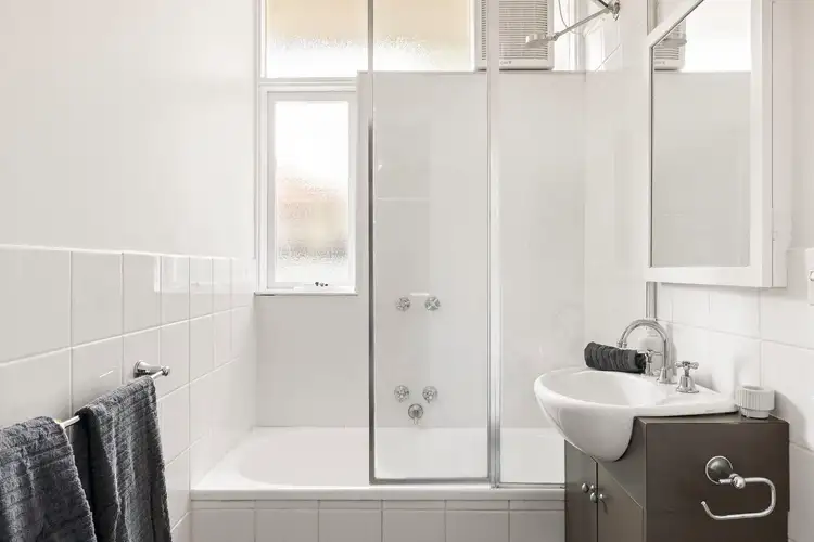 Sixth view of Homely apartment listing, 1/282 Barkly Street, Elwood VIC 3184