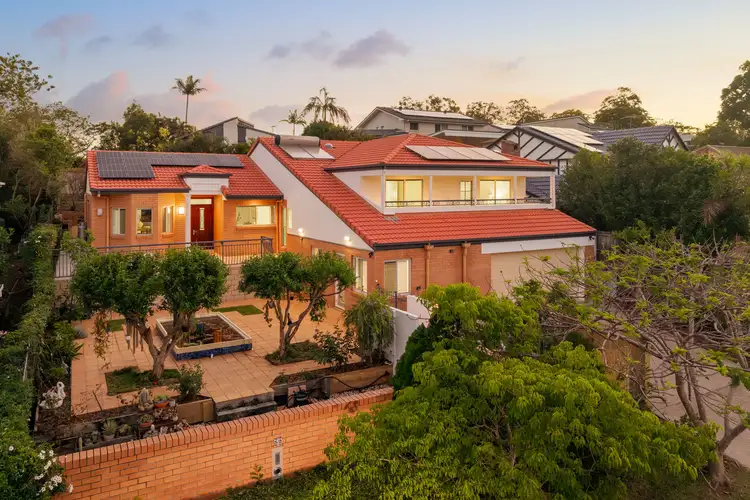 52 Diamantina Street, Chapel Hill QLD 4069