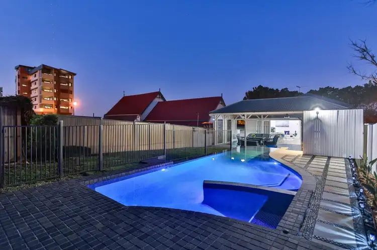 9 Duke Street, Annerley QLD 4103