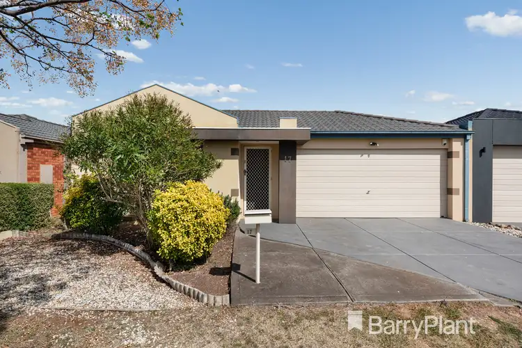 17 Sherwood Place, Melton West VIC 3337