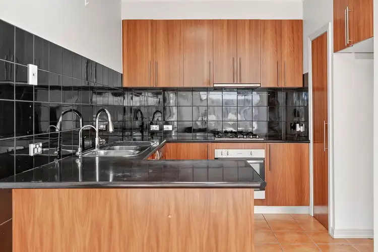 Fourth view of Homely house listing, 2 Elmsford Court, Highton VIC 3216