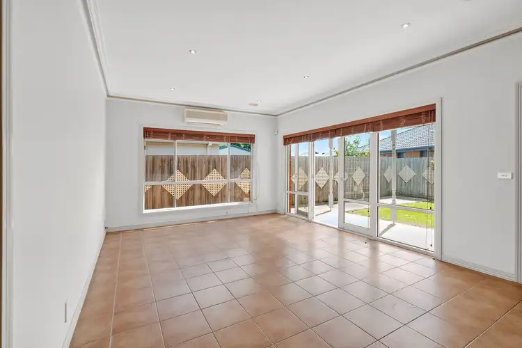 Sixth view of Homely house listing, 2 Elmsford Court, Highton VIC 3216