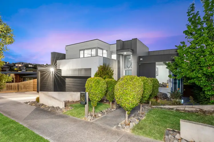9 Stoneleigh Crescent, Highton VIC 3216