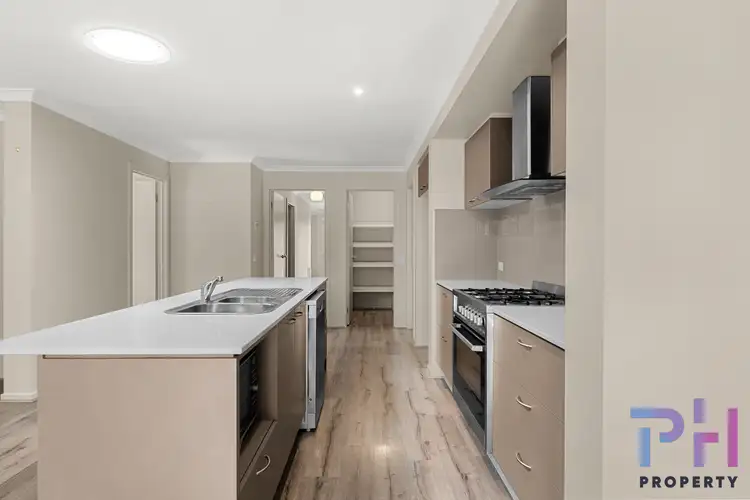 Sixth view of Homely house listing, 27 Coomoora Circuit, Strathfieldsaye VIC 3551