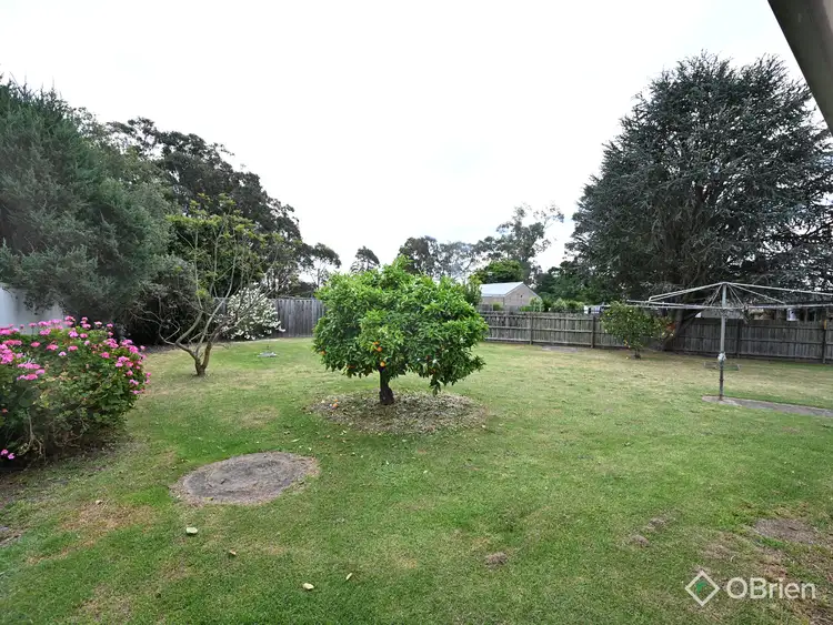 Second view of Homely house listing, 10 Beckley Court, Bairnsdale VIC 3875
