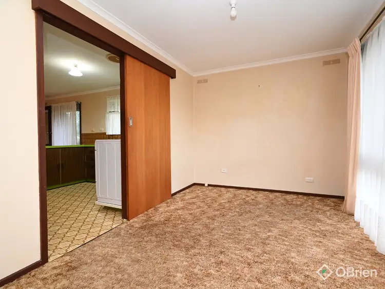 Seventh view of Homely house listing, 10 Beckley Court, Bairnsdale VIC 3875