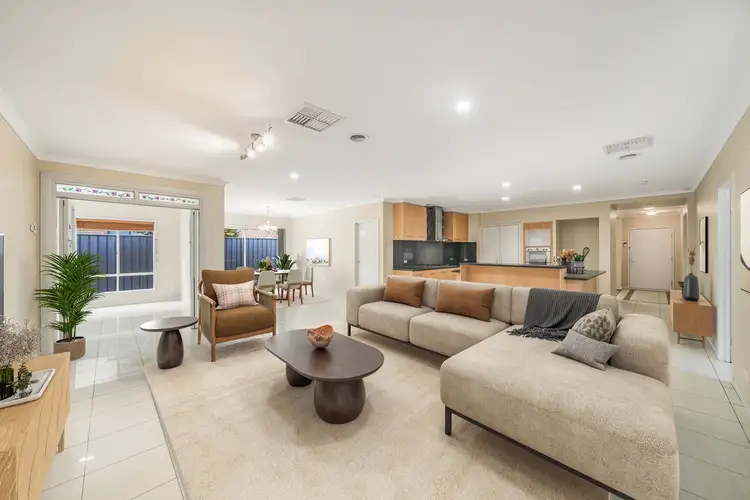 Sixth view of Homely house listing, 2 Nichollii Court, Manor Lakes VIC 3024