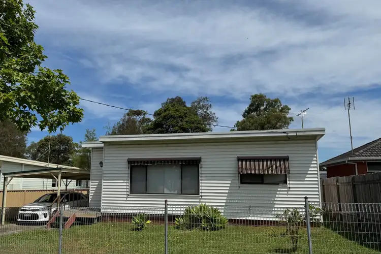 16 Coraldeen Avenue, Gorokan NSW 2263
