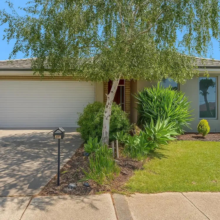 38 Artfield Street, Cranbourne East VIC 3977