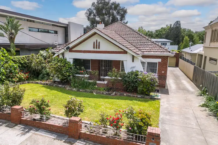 212 Woodland Street, Strathmore VIC 3041