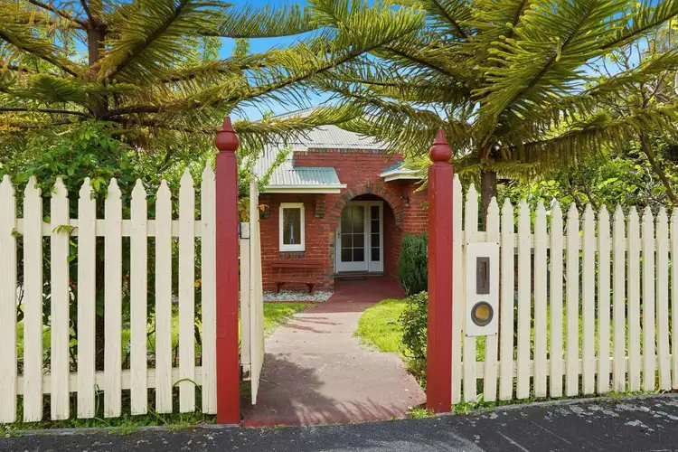 2 Lasswade Avenue, Sandy Bay TAS 7005