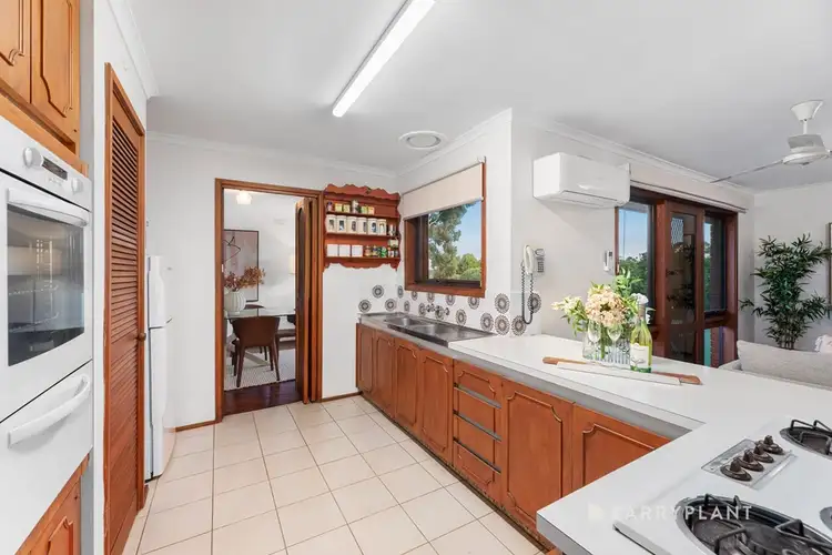 Fifth view of Homely house listing, 2 Birchfield Crescent, Wantirna VIC 3152