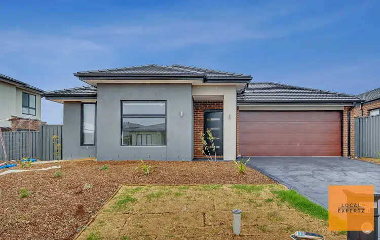 16 Heron Way, Melton South VIC 3338