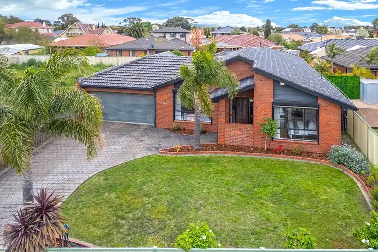 2 Fergus Court, Sydenham VIC 3037