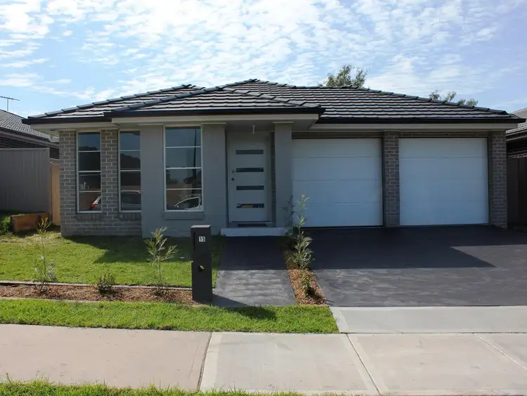 15 Patanga Crescent, Jordan Springs NSW 2747